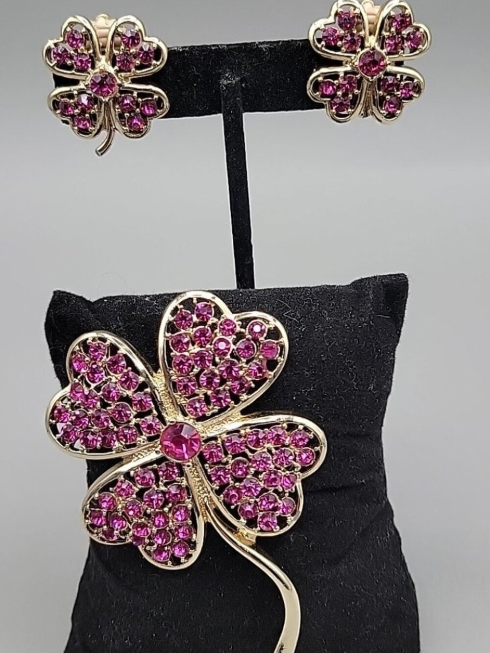 Sarah Coventry Garden Party Brooch & Clip On Earrings Pink Ice Four Leaf Clover